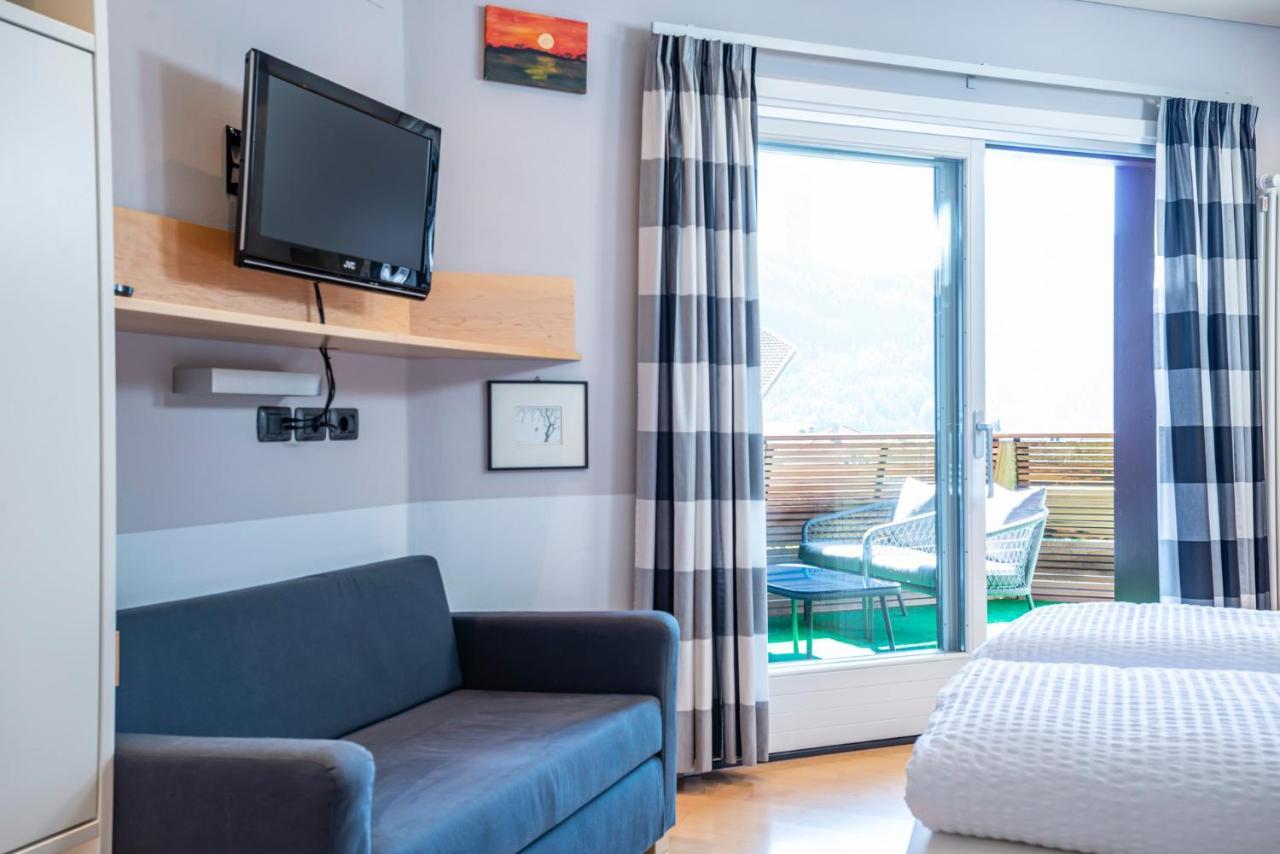 Tubris Living Apartment กัมโปตูเรส ภายนอก รูปภาพ